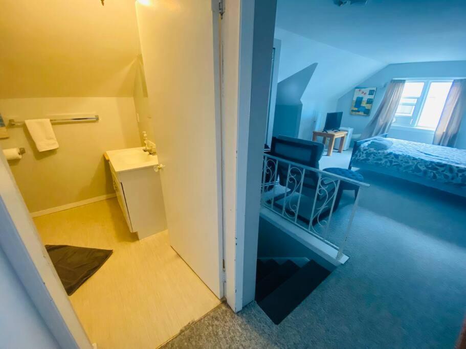 ויקטוריה Artistic Apartment Near Downtown מראה חיצוני תמונה