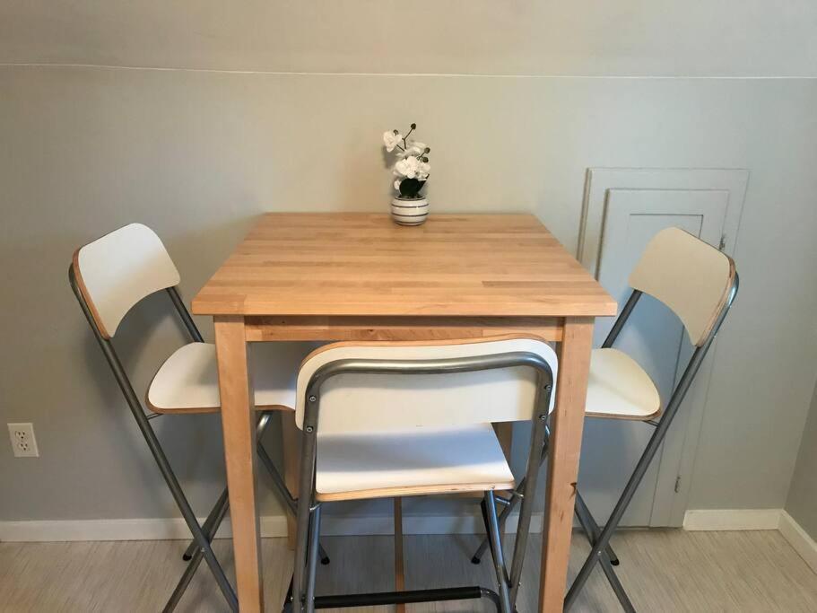 ויקטוריה Artistic Apartment Near Downtown מראה חיצוני תמונה