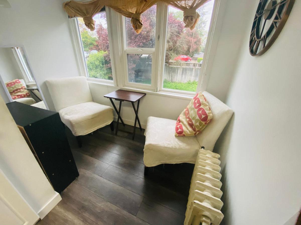 ויקטוריה Artistic Apartment Near Downtown מראה חיצוני תמונה