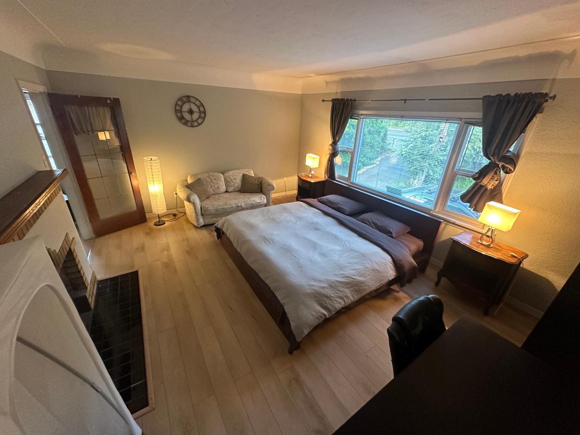 ויקטוריה Artistic Apartment Near Downtown מראה חיצוני תמונה