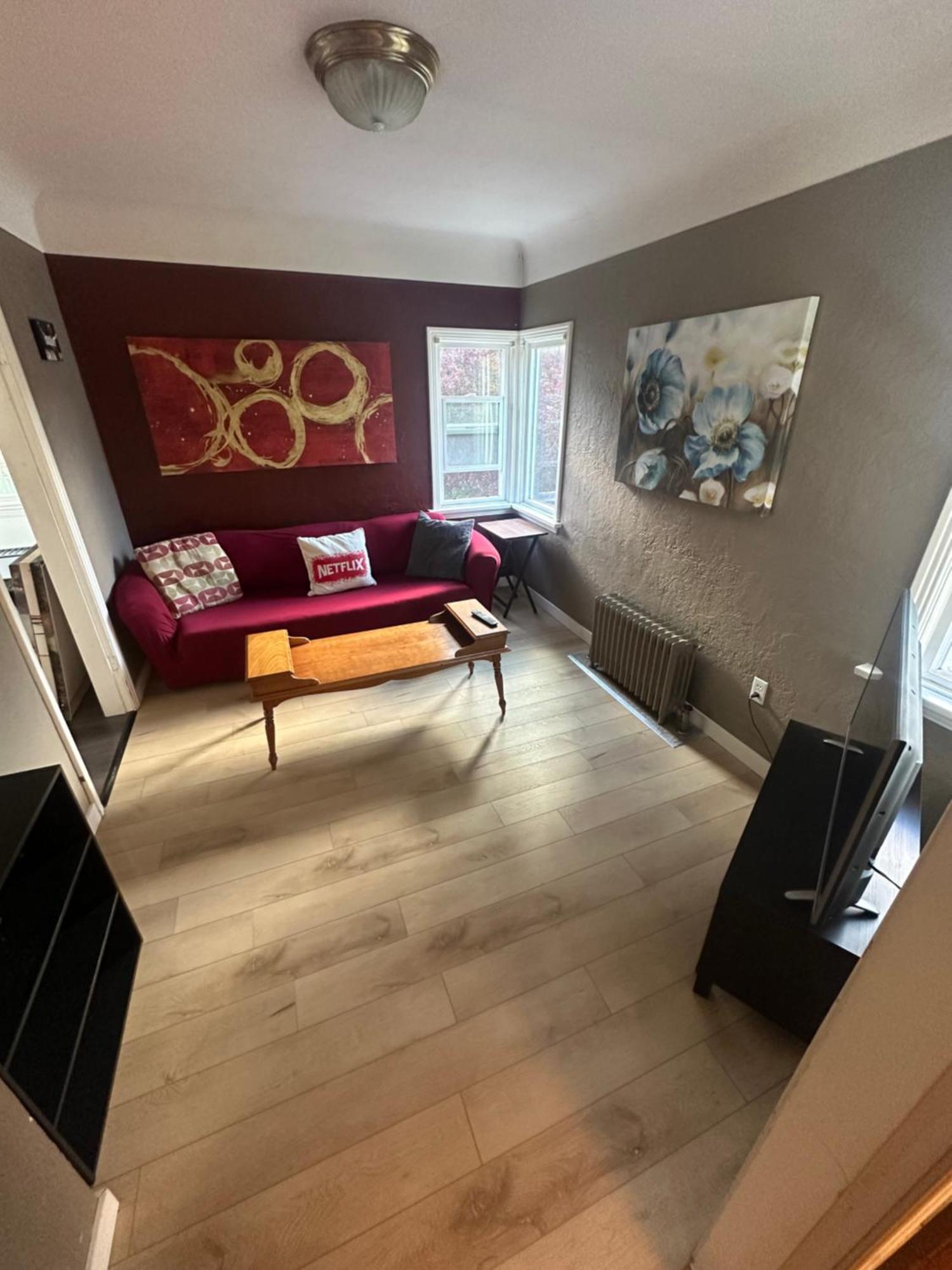 ויקטוריה Artistic Apartment Near Downtown מראה חיצוני תמונה