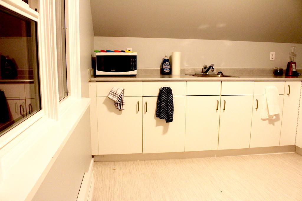 ויקטוריה Artistic Apartment Near Downtown מראה חיצוני תמונה